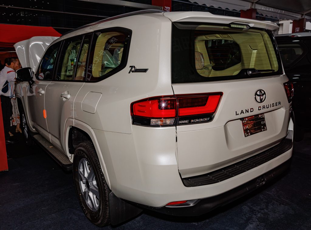 Toyota Land Cruiser 300