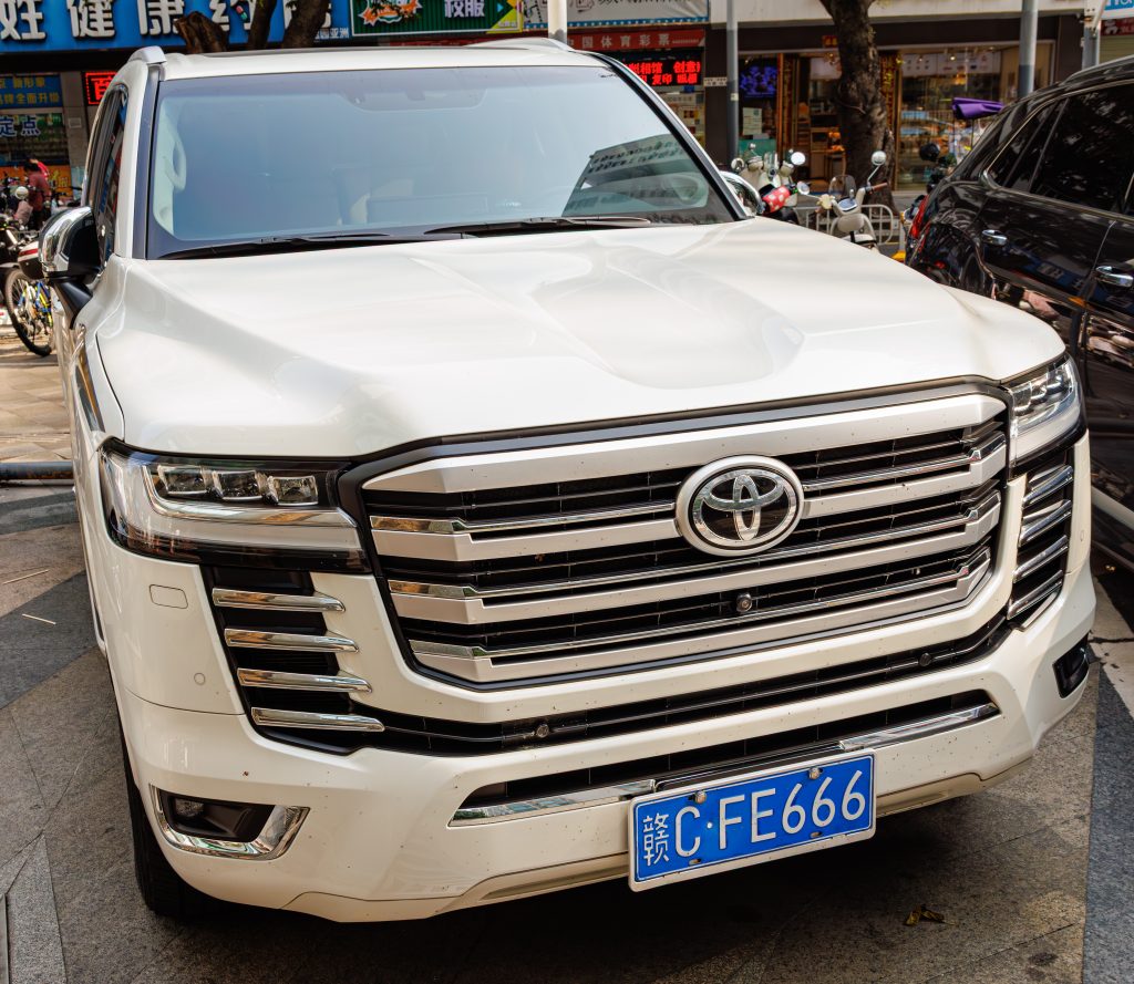 Toyota Land Cruiser 300